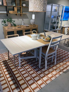 Utställningsexemplar – Ardre slagbord med skivor i gotländsk kärnvirke